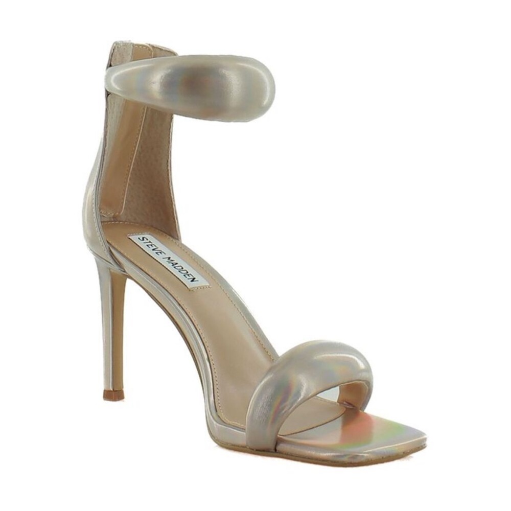 Steve Madden Gold Heels Sleek Design Elegant